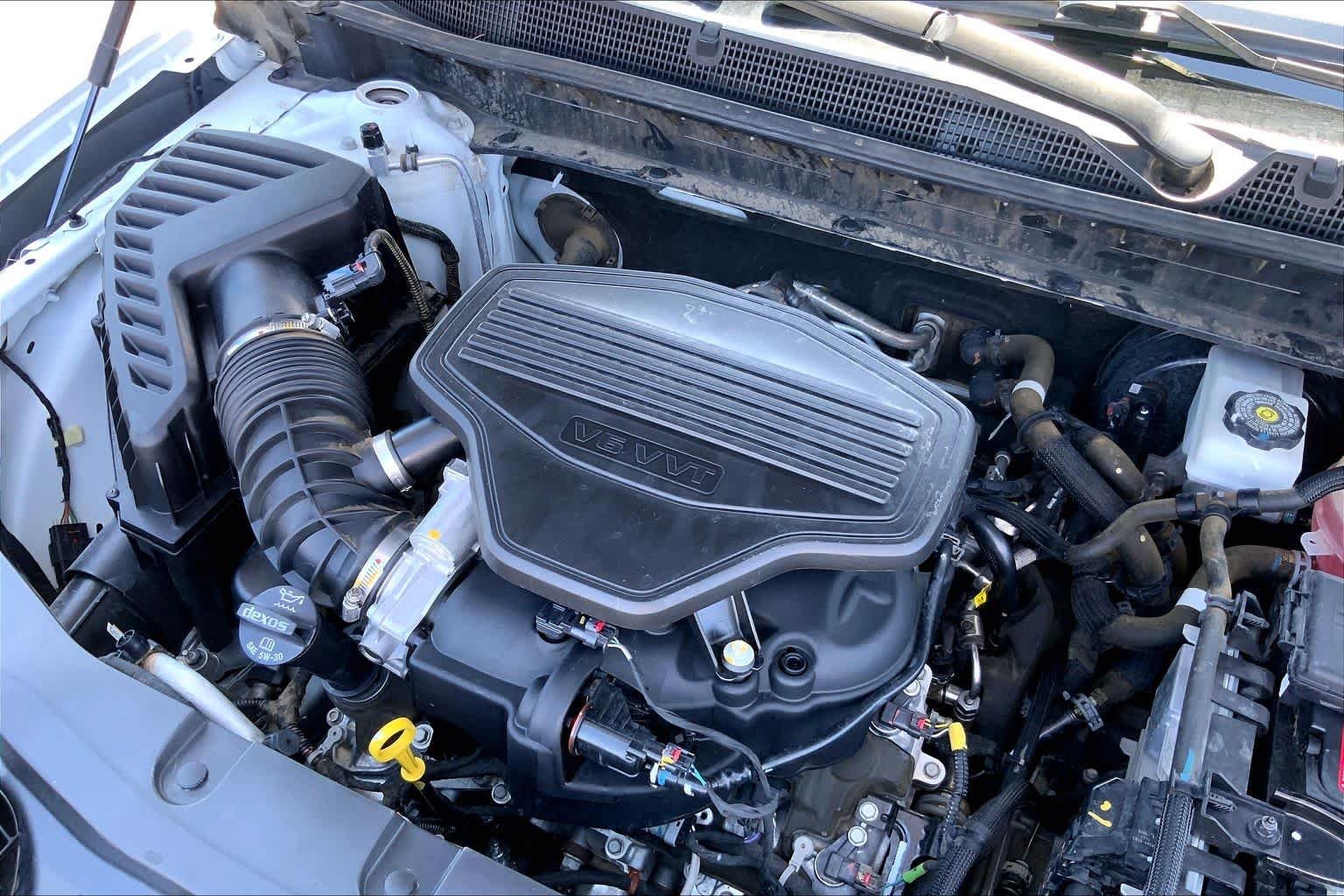 Used 2022 Summit White Chevrolet LT image 33
