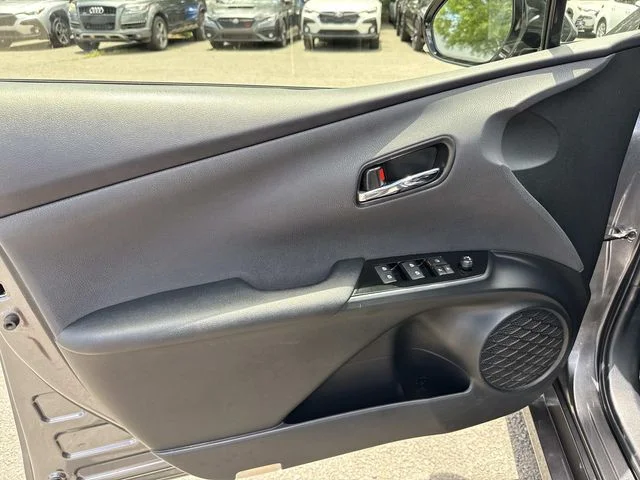 Used 2016 Gray Toyota Three image 26