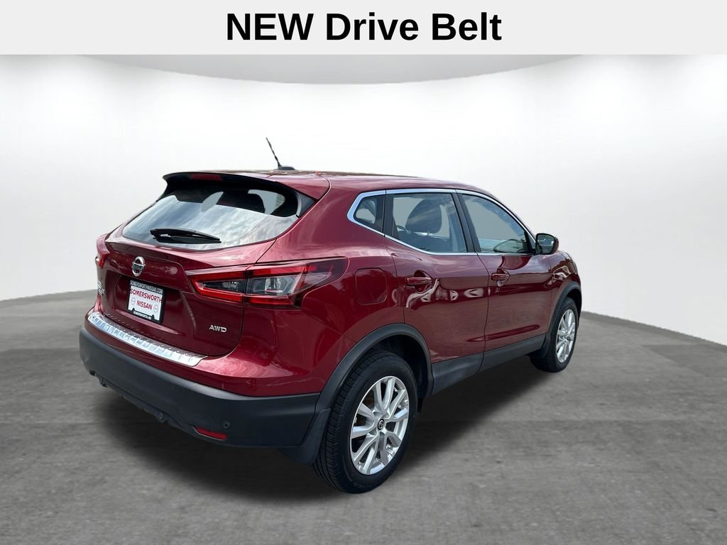 Used 2020 Red Nissan S image 6