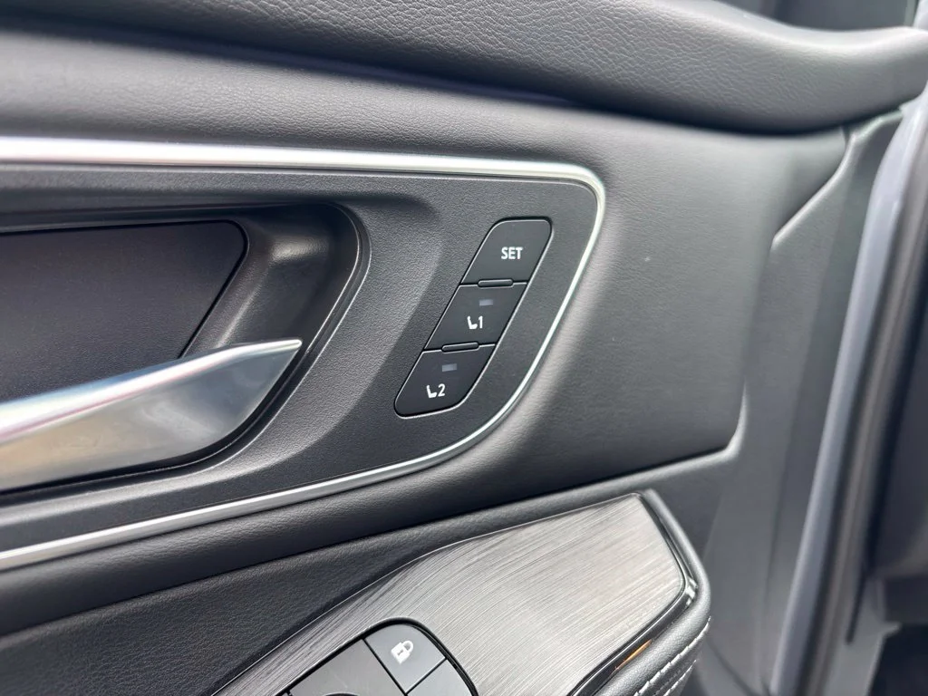 Used 2025 Gray Nissan Platinum image 19