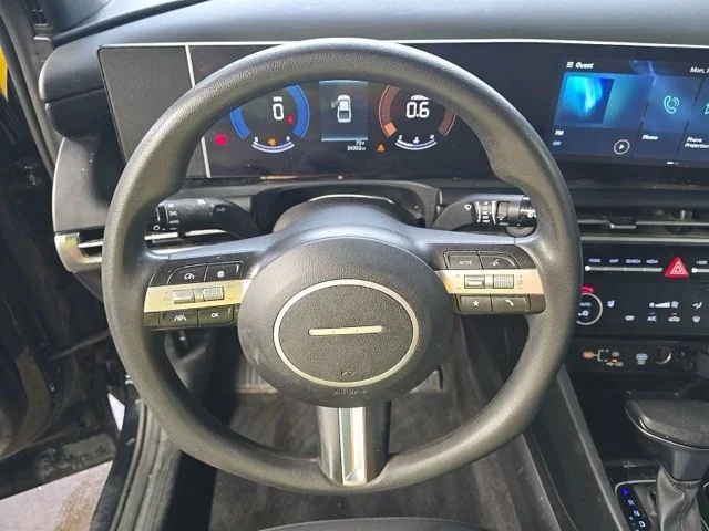 Used 2025 Black Hyundai SEL image 12