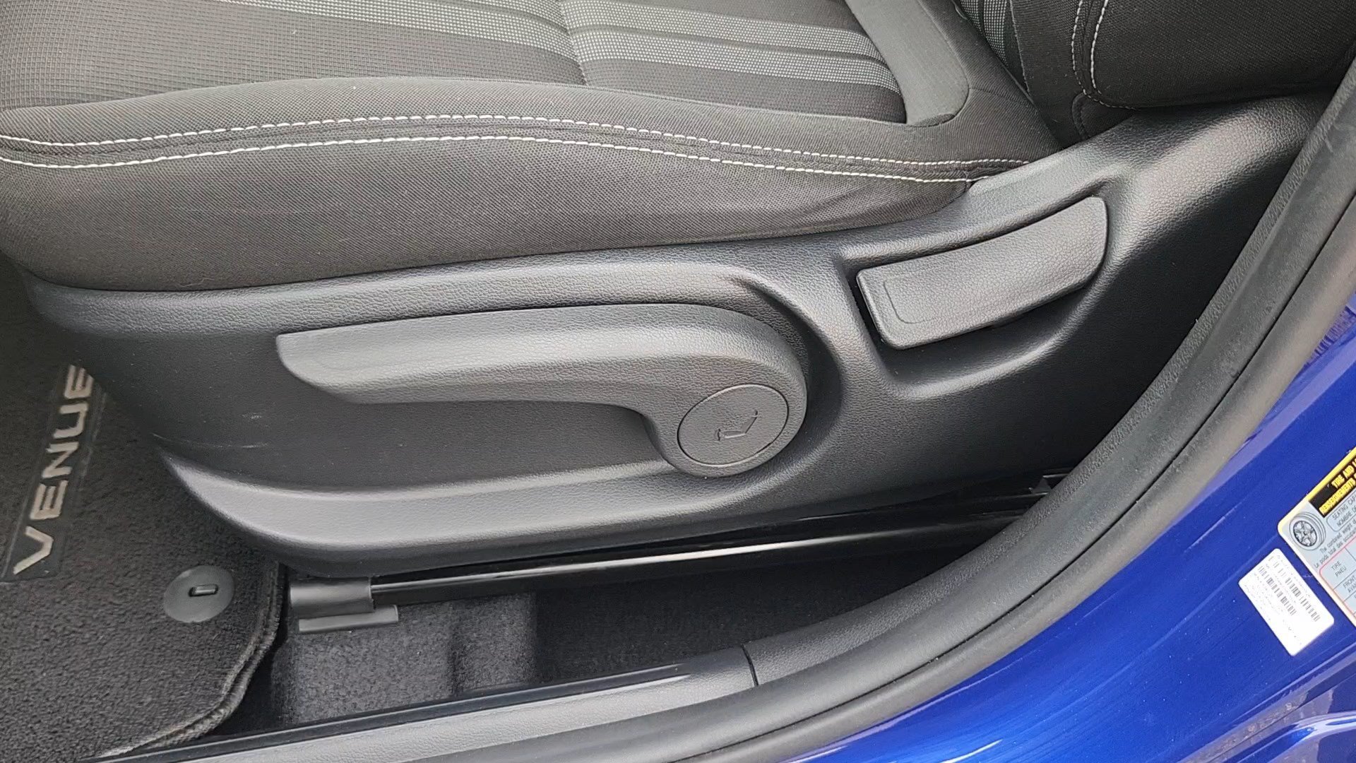 Used 2022 Intense Blue Hyundai SEL image 8