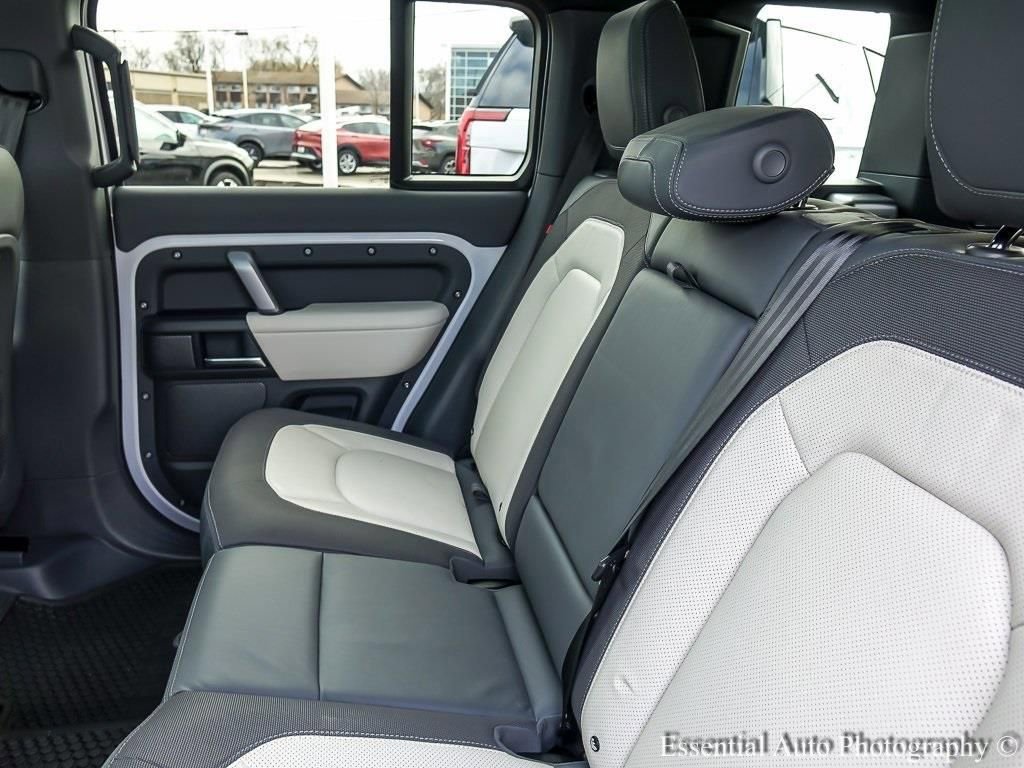2023 LAND ROVER DEFENDER - Image 12