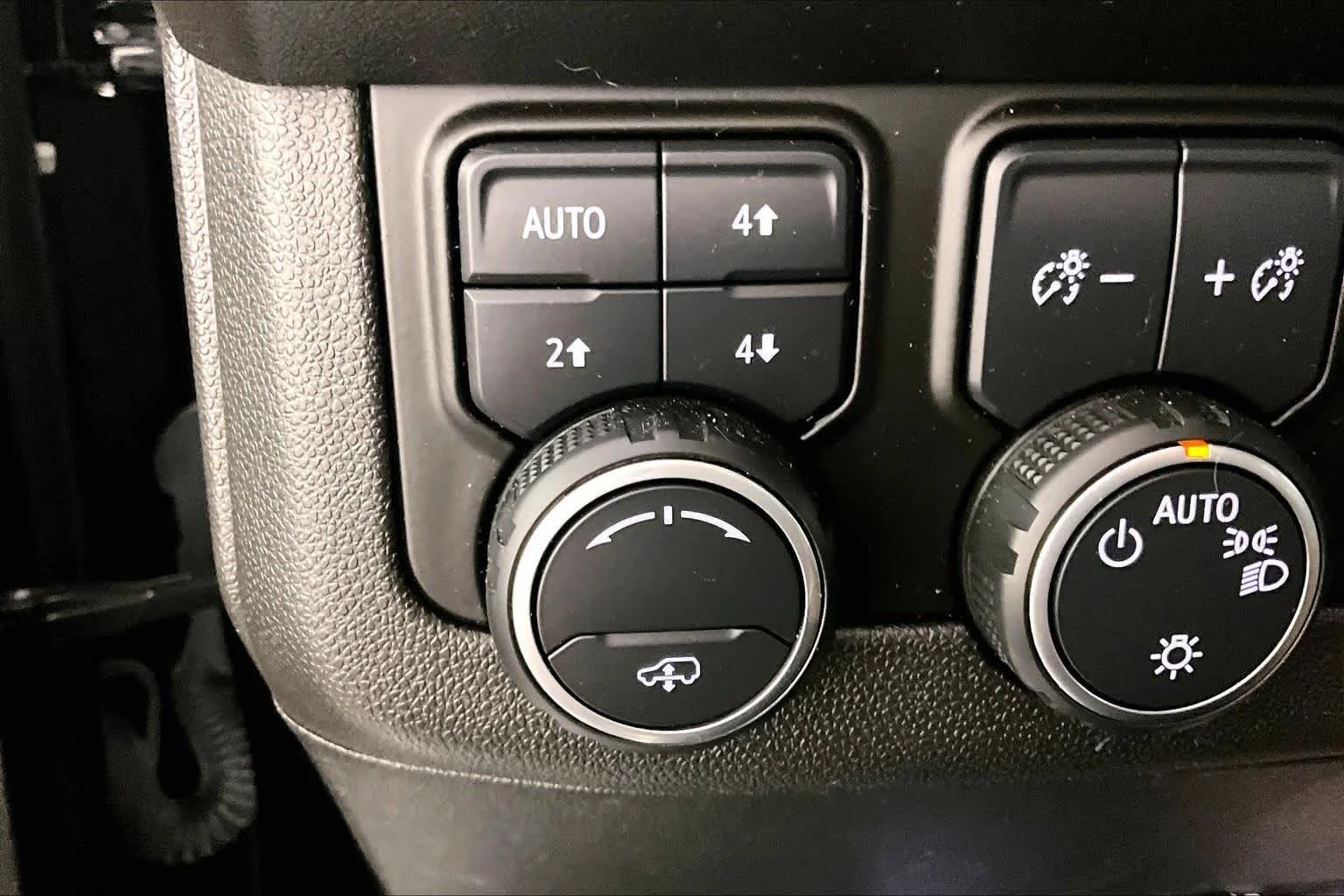 Used 2021 Black Chevrolet Z71 image 35