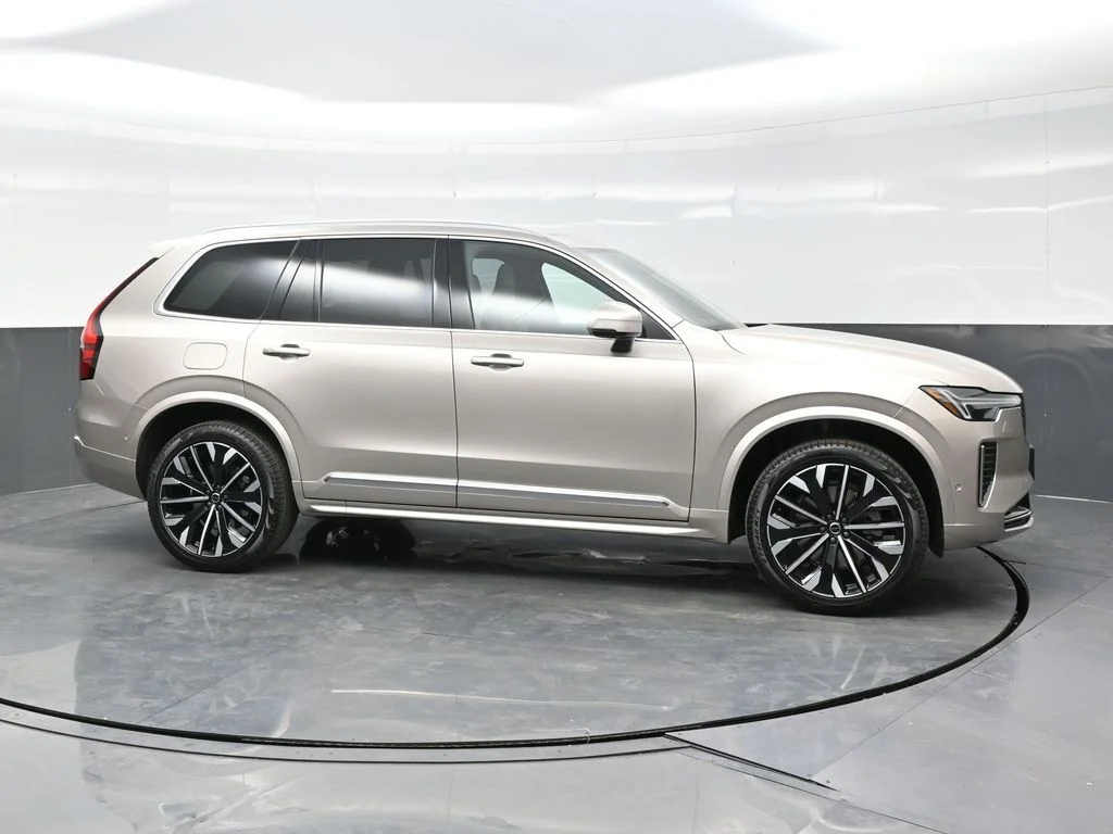 Used 2026 Bright Dusk Volvo Plus image 8