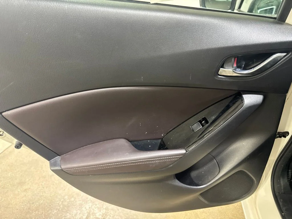 Used 2018 Snowflake White Pearl Mazda Grand Touring image 20