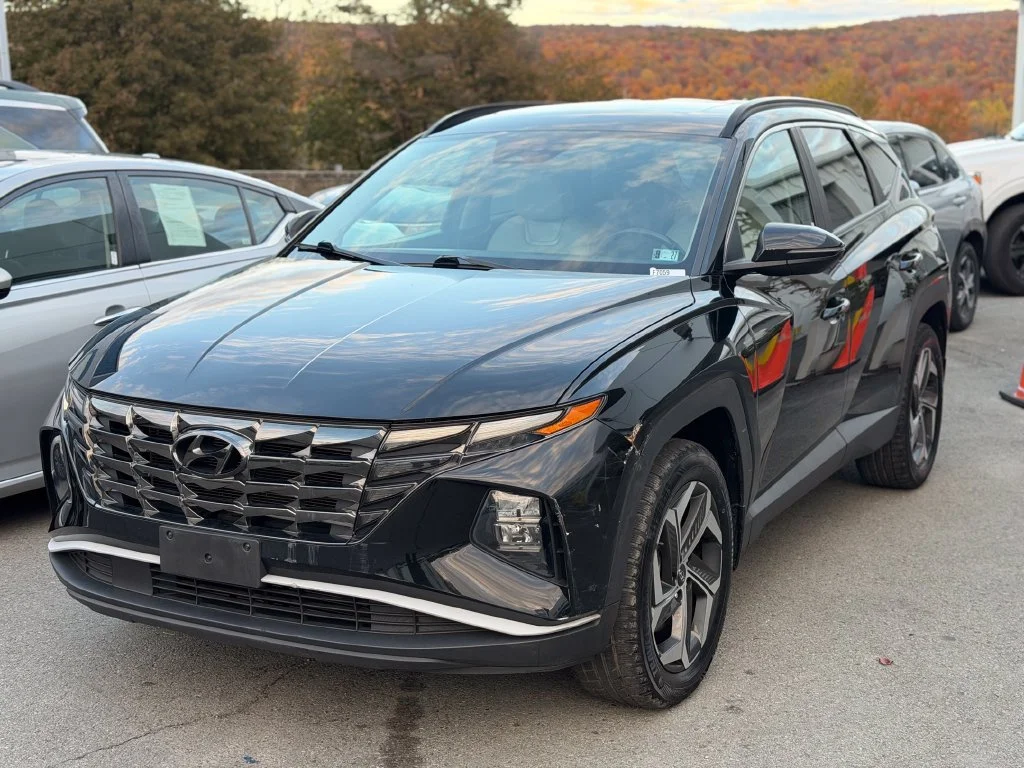 Used 2022 Black Hyundai SEL image 1
