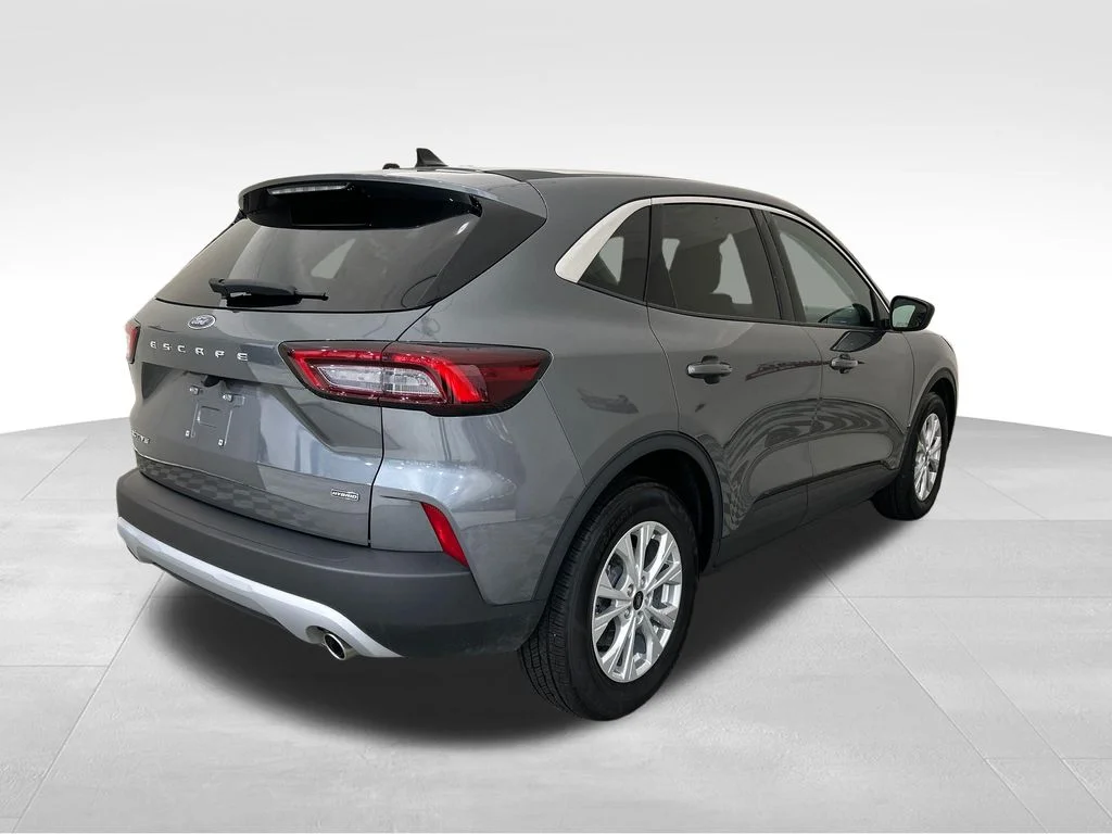 Used 2023 Gray Ford Active image 5