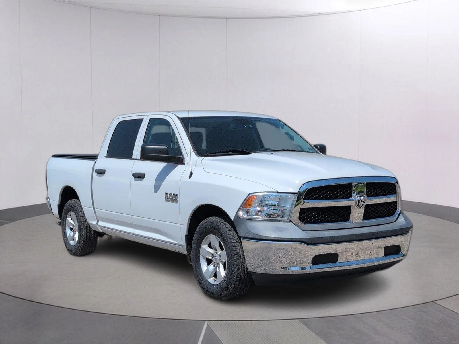 Used 2018 Bright White Clearcoat Ram Tradesman image 10