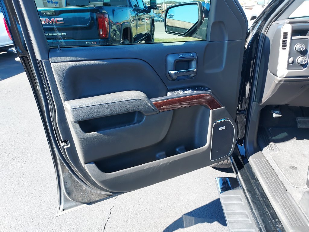 Used 2018 Black GMC SLT image 12