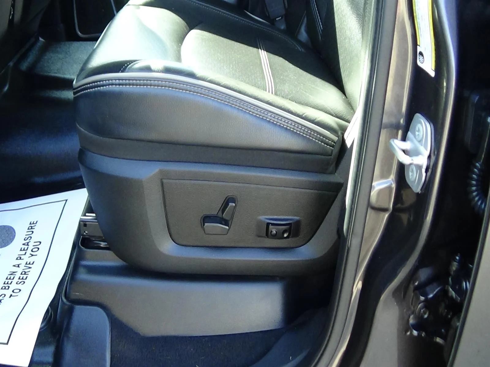 Certified Used 2021 Granite Crystal Metallic Clear Coat (pau) RAM Laramie image 18