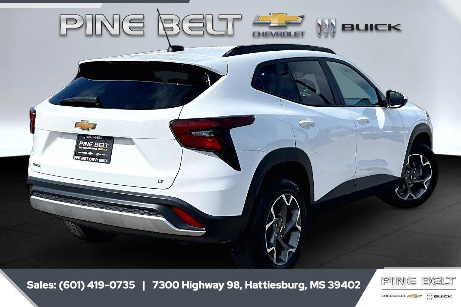 Used 2025 Summit White Chevrolet LT image 11