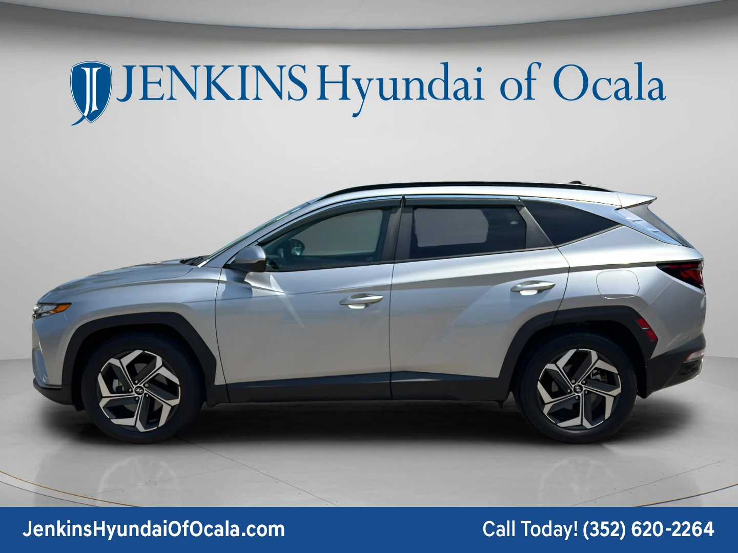 Used 2024 Shimmering Silver Hyundai SEL image 6
