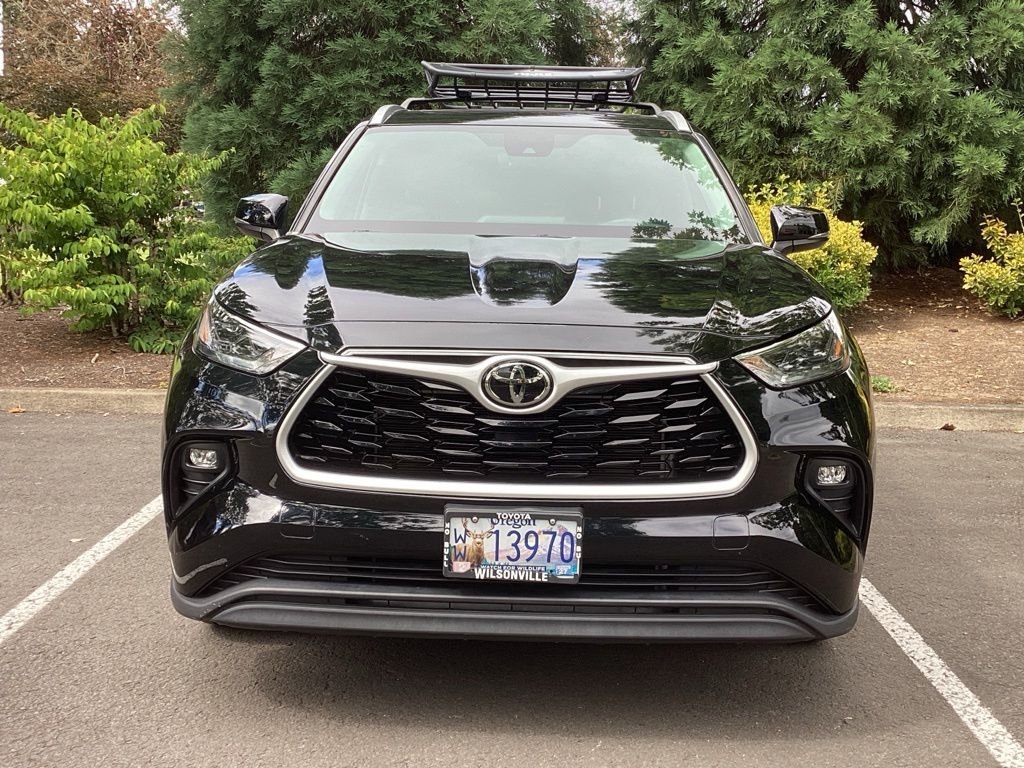 Used 2023 Black Toyota XLE image 22