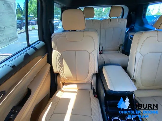 New 2026 Fathom Blue Pearl-Coat Exterior Paint Jeep Summit image 20