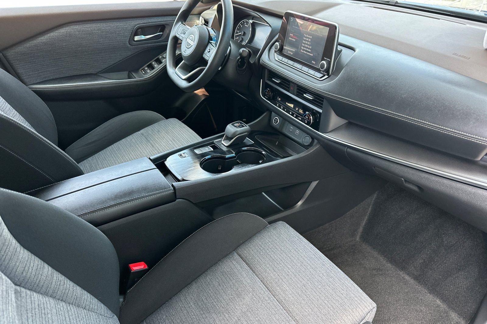 2023 Nissan Rogue SV - Photo 19