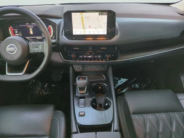 Used 2021 Silver Nissan Platinum image 15