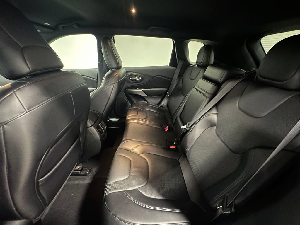 Used 2019  Jeep High Altitude image 19