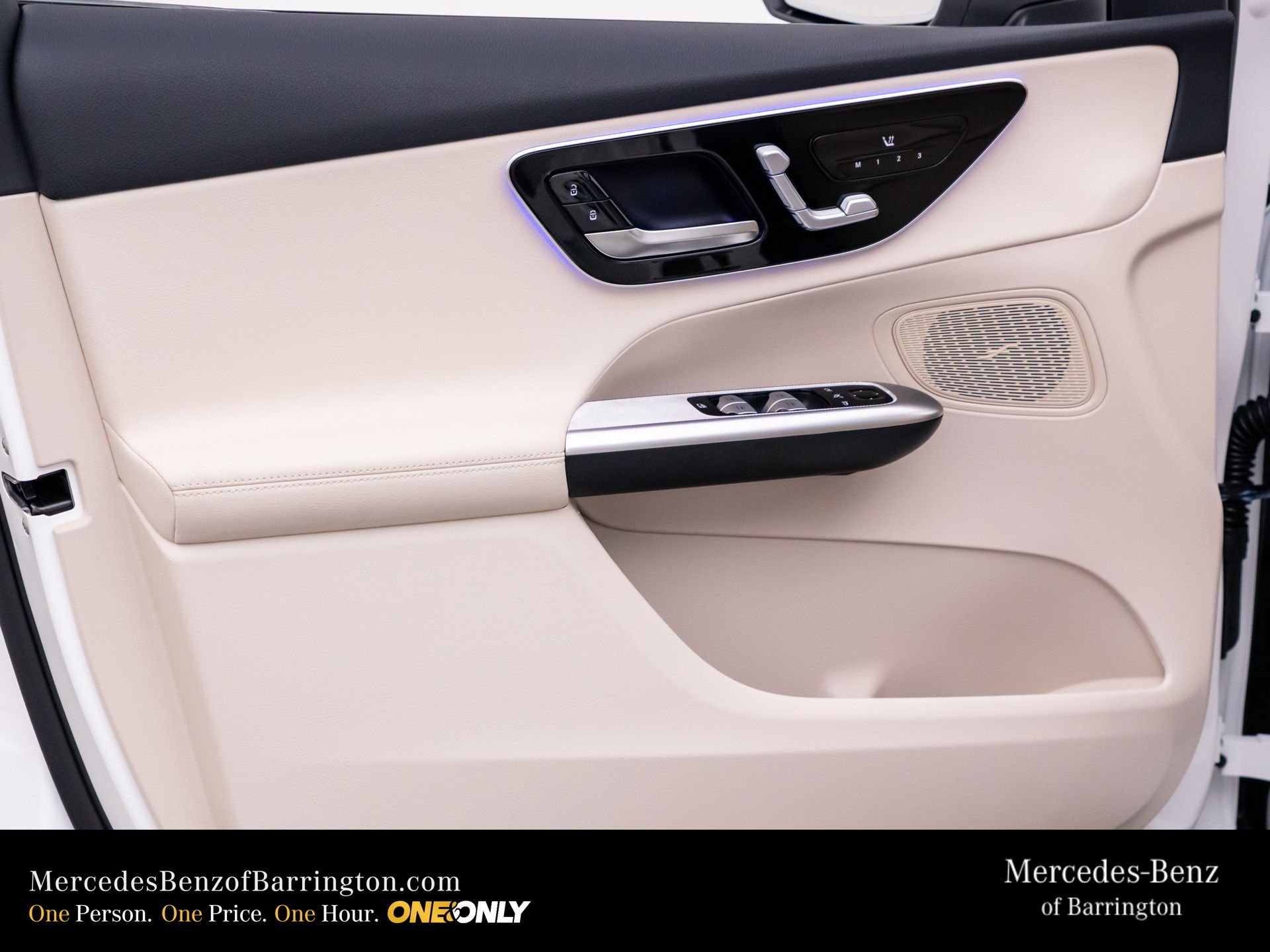 New 2026 Polar White Mercedes-Benz GLC 300 image 15