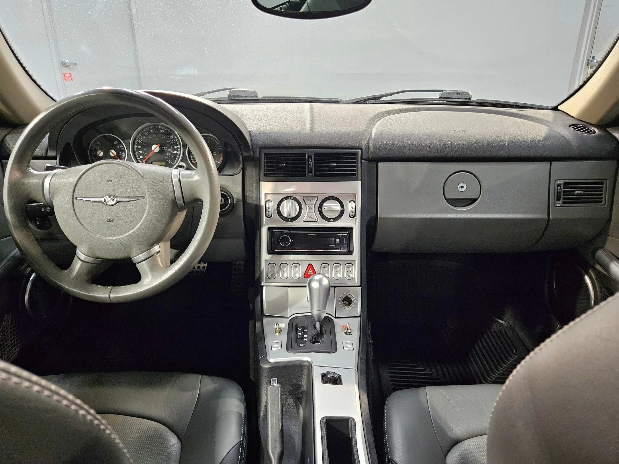 Used 2004 Black Chrysler  image 10