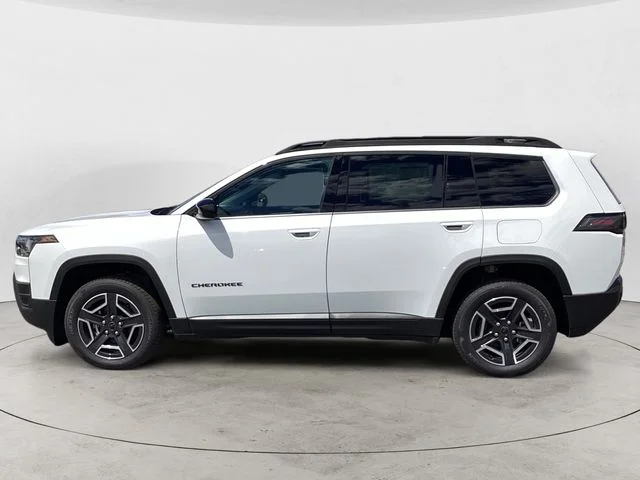 New 2026 Bright White Clearcoat Jeep LAREDO 4X4 image 2