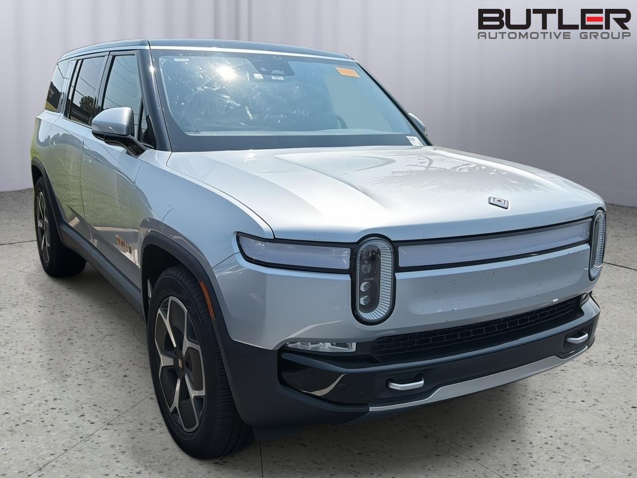 Used 2024 LA Silver Rivian Adventure image 6