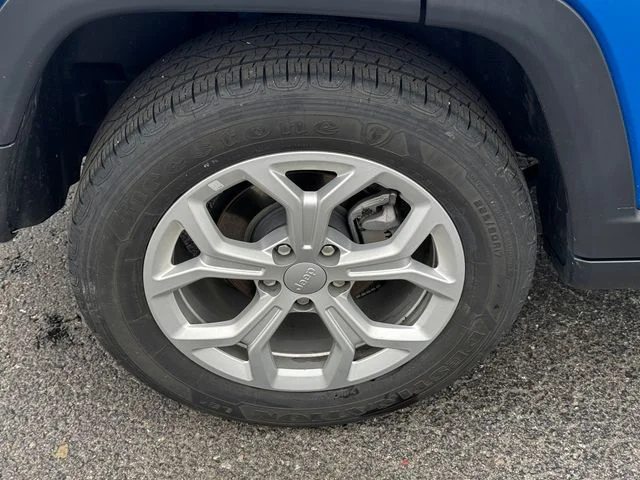 Certified Used 2024 Blue Jeep Latitude image 12