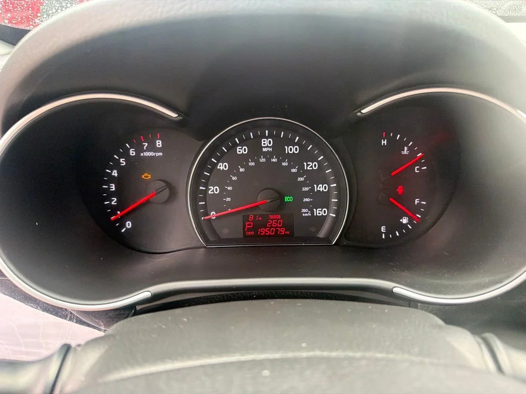 Used 2015 Black Kia LX image 30