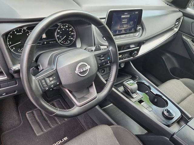 Used 2025 Deep Ocean Blue Nissan SV image 9