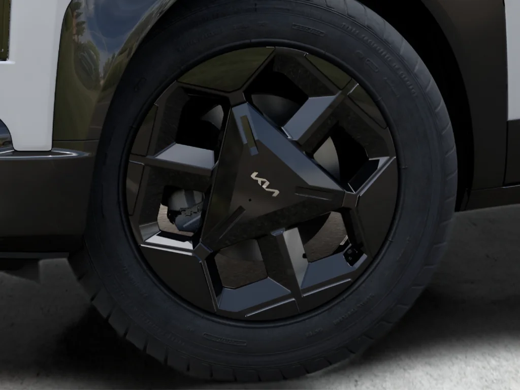 New 2027 Snow White Pearl Kia X-Line S image 24