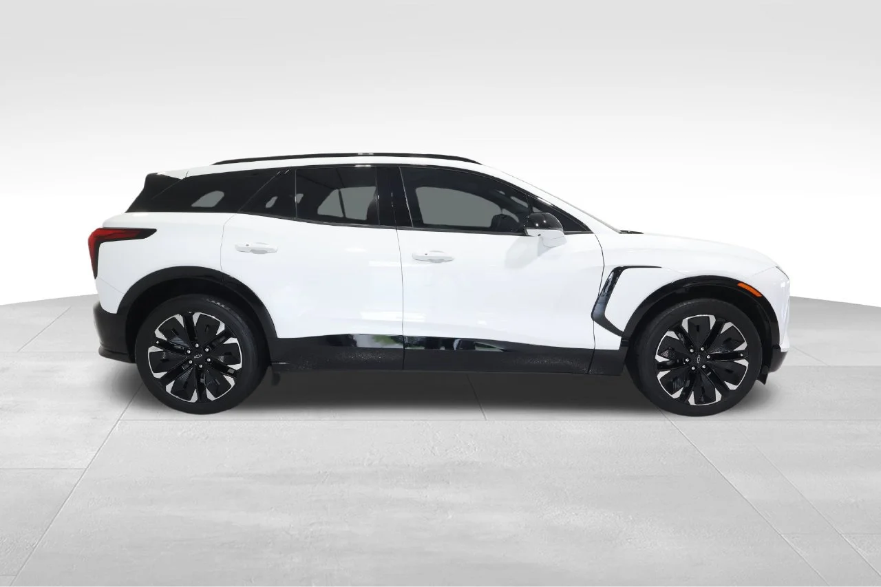 Certified Used 2024 Summit White Chevrolet RS image 5