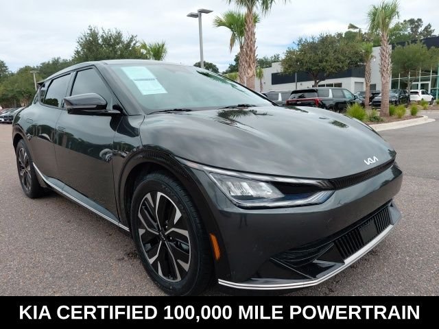 Used 2023 Gray Kia Wind AWD image 3
