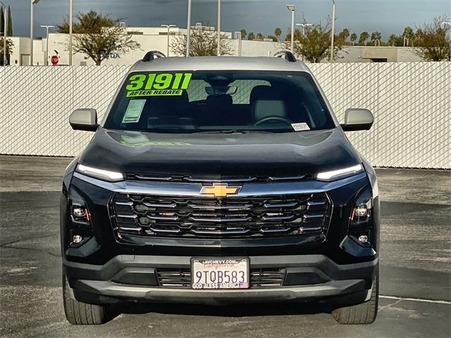 2025 Chevrolet Equinox LT photo 2