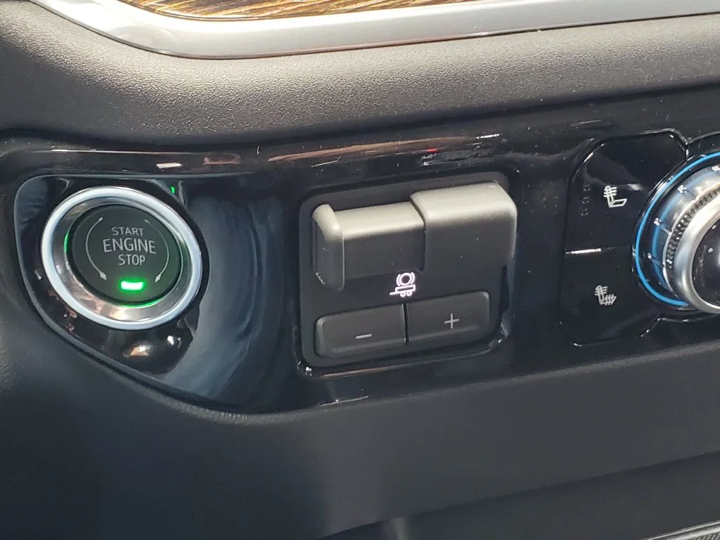 New 2026 Onyx Black GMC Elevation image 17