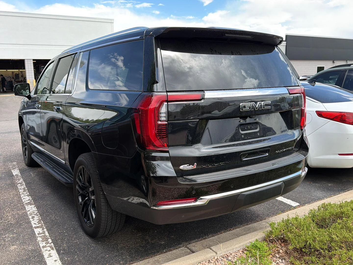 Used 2026 Onyx Black GMC Elevation image 4