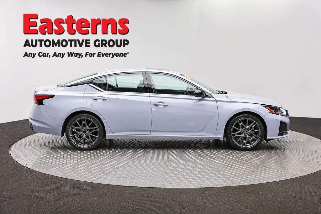 Used 2023 Gray Nissan 2.0 SR image 4