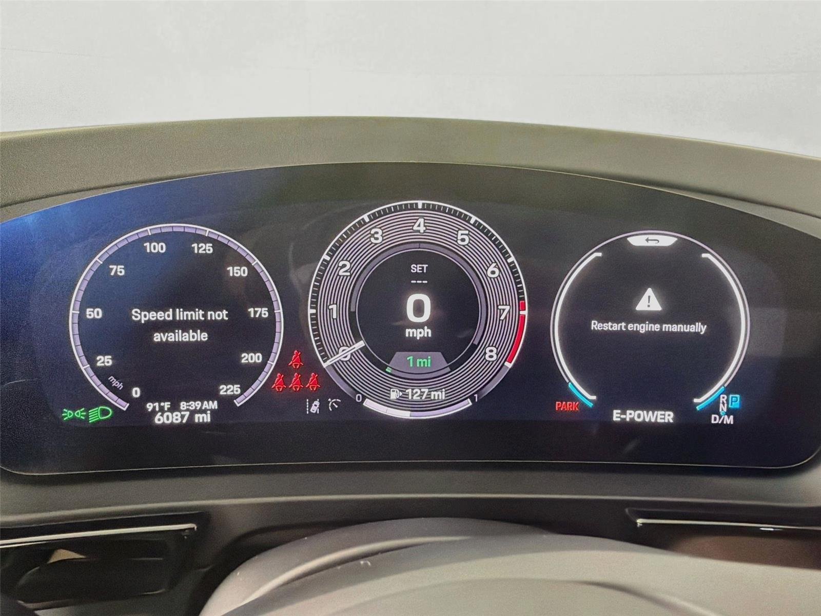 Certified Used 2025 Carrara White Metallic Porsche Turbo E-Hybrid Coupé image 19