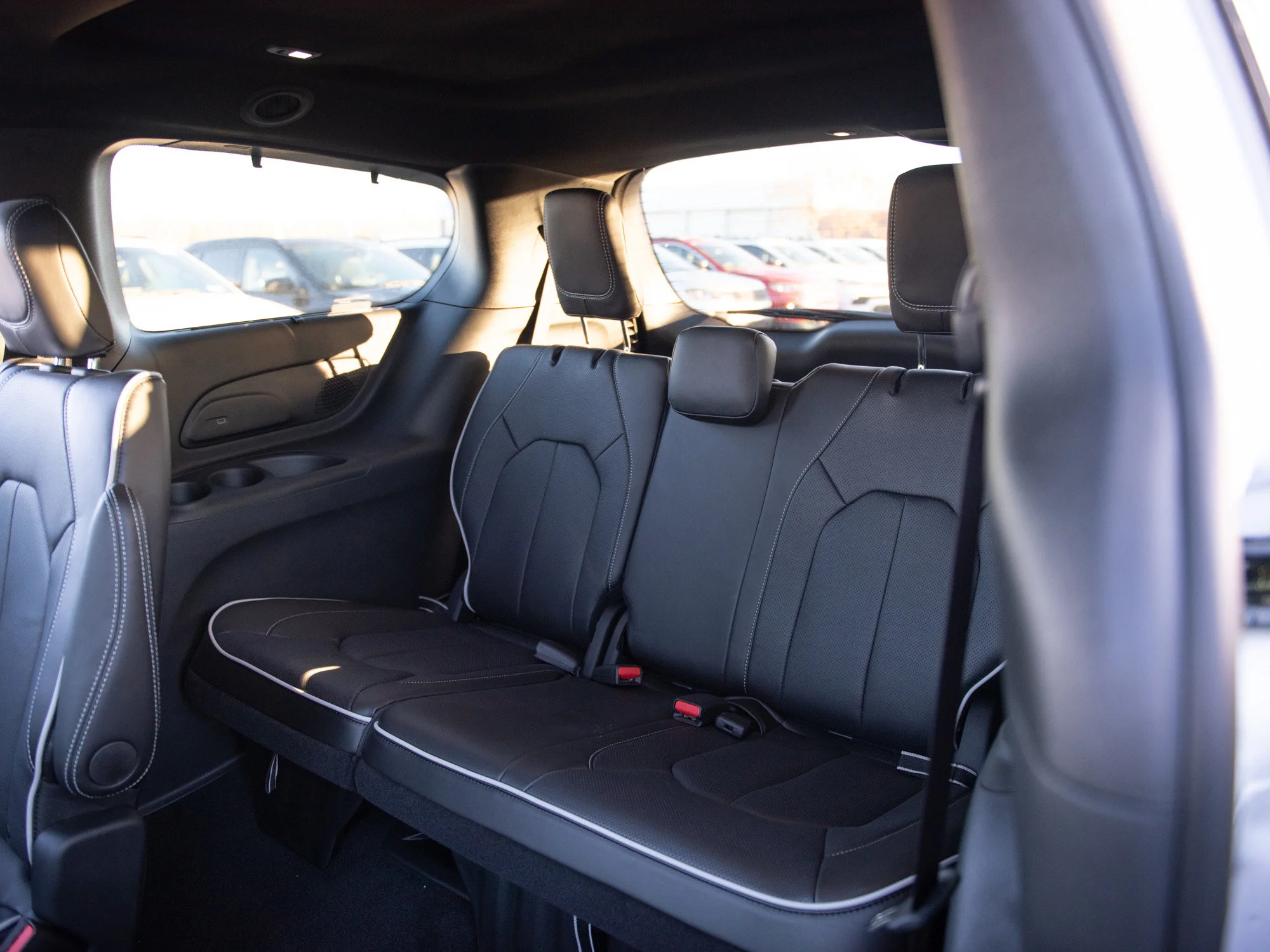 Used 2025 White Chrysler Limited* AWD, Safety Sphere, Panoramic Sunroof, Cooled/Heated Leather image 22