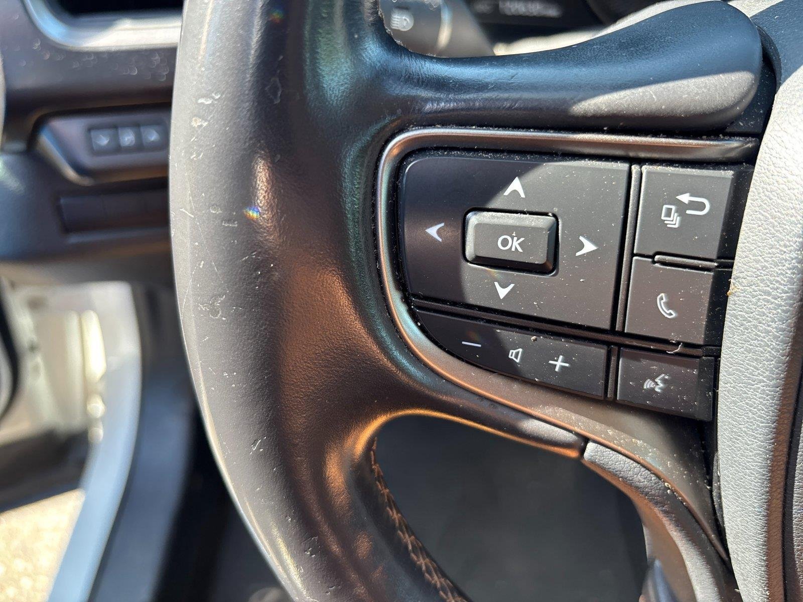 Used 2021 Eminent White Pearl Lexus UX 200 image 19