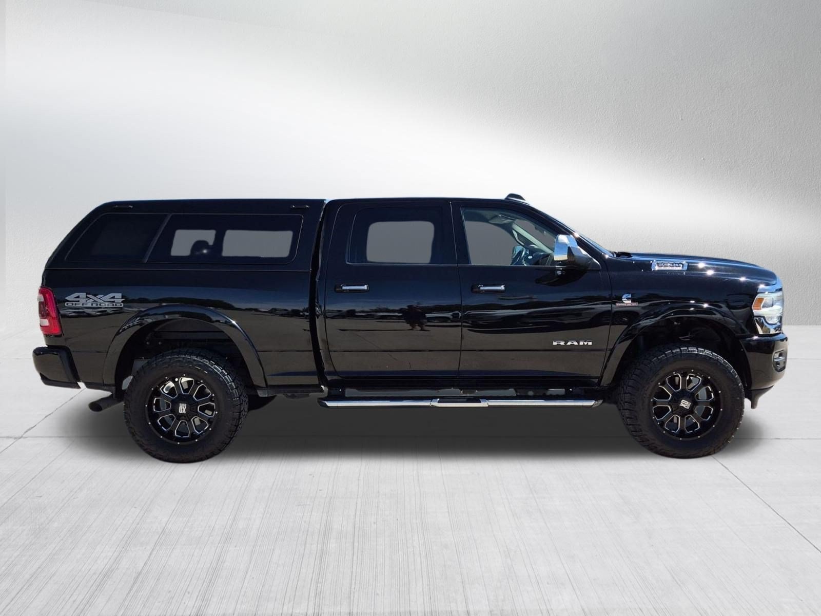 Used 2021 Diamond Black Crystal Pearlcoat Ram Laramie image 6