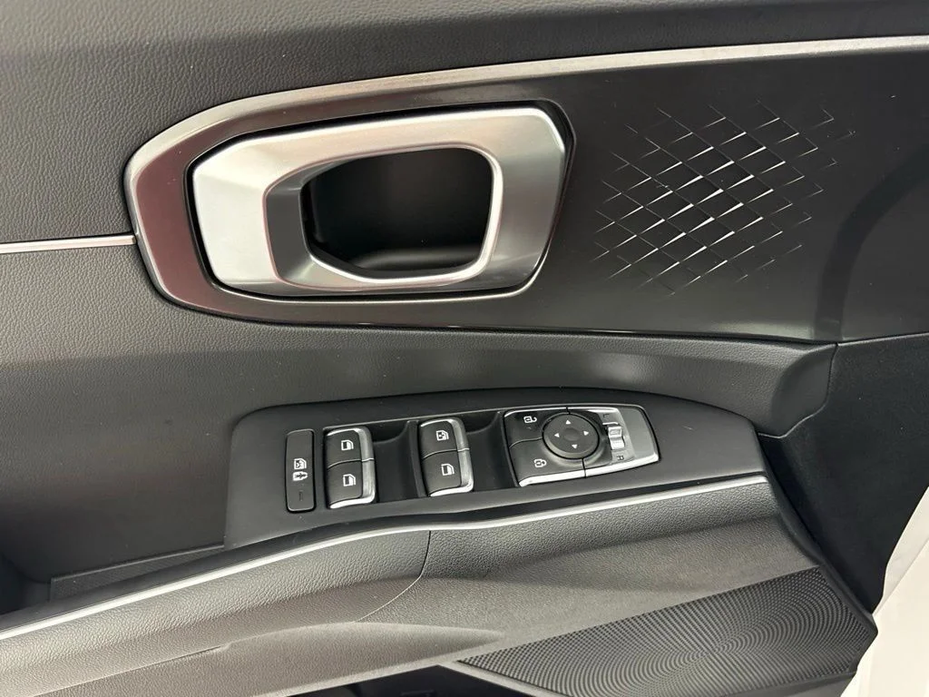 New 2026 Glacial White Pearl Kia LX image 21