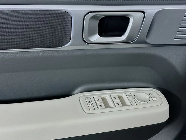 New 2026 White Hyundai SE image 10