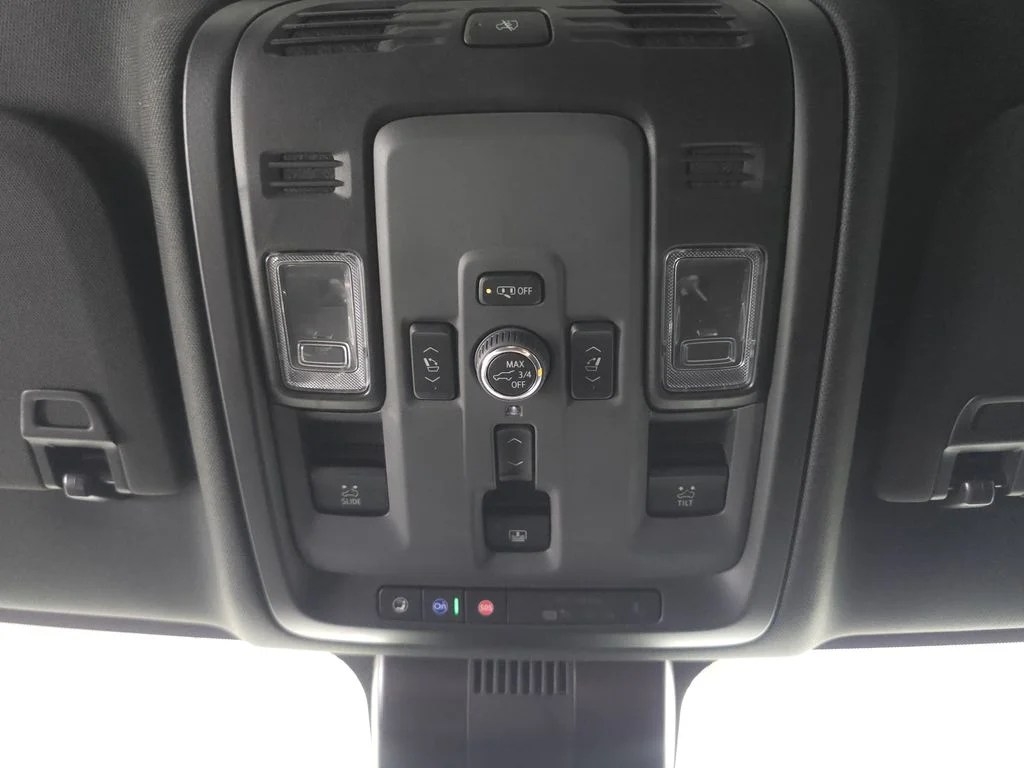 Used 2025 White Frost GMC Denali Ultimate image 21