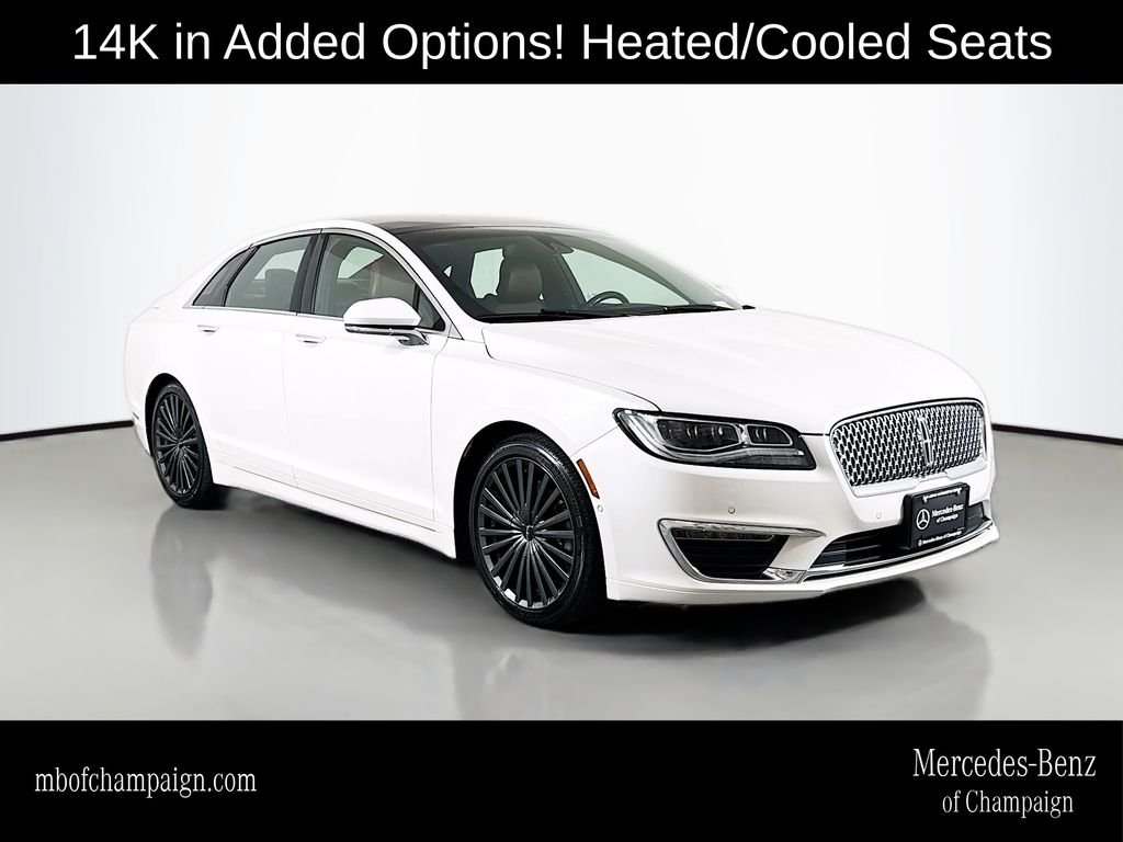 Used 2017 White Lincoln Reserve image 1