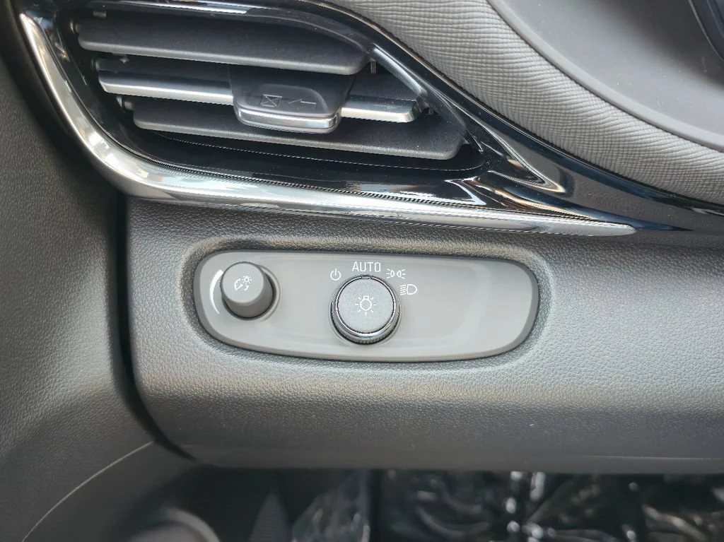2026 Buick Envista Sport Touring - Photo 17