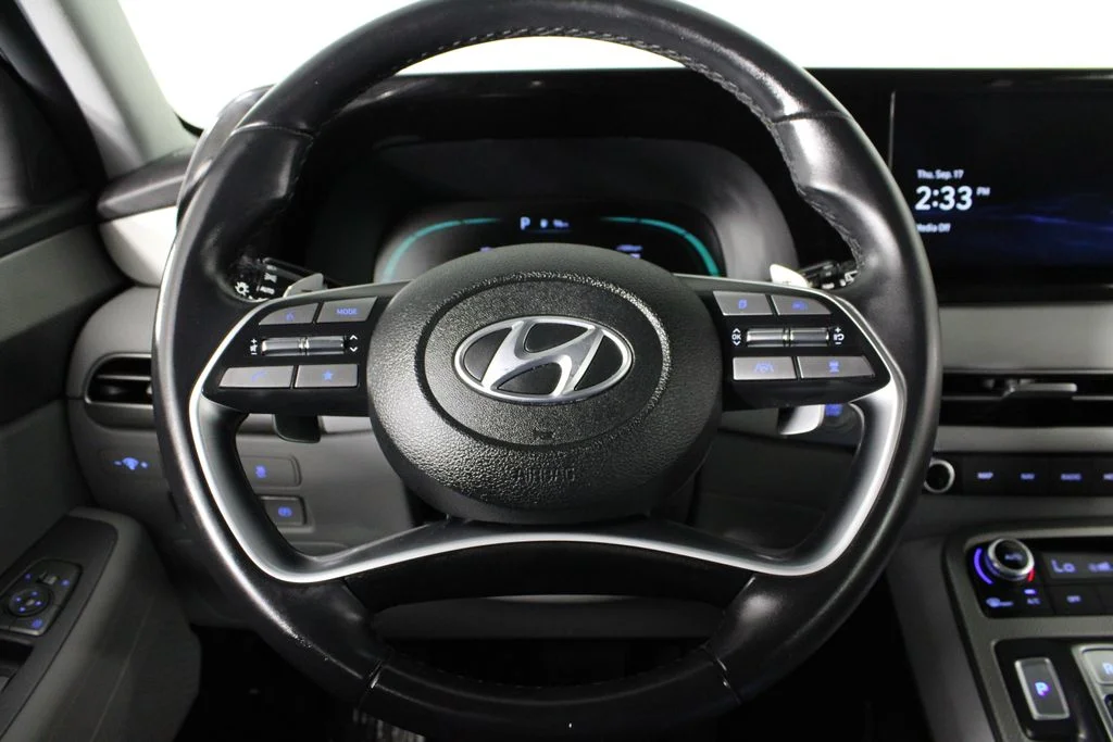 Used 2024 Gray Hyundai SEL image 27