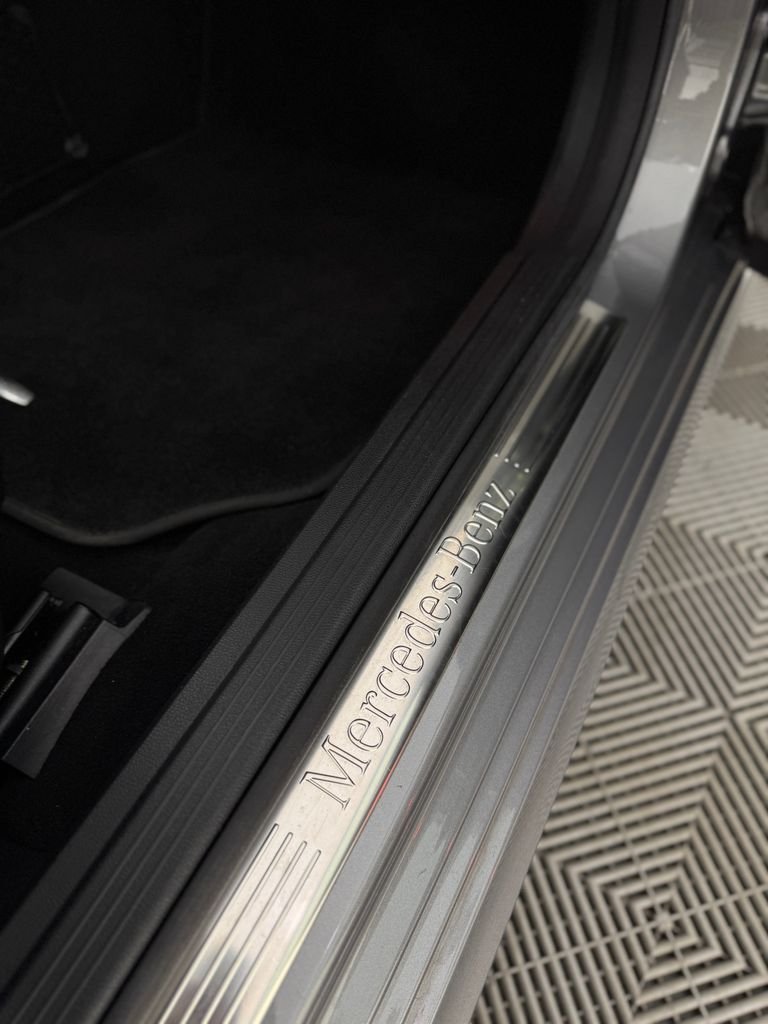 Used 2010 Iridium Silver Metallic Mercedes-Benz E 350 image 26