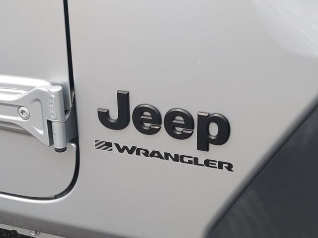 Certified Used 2023 Silver Jeep Sport S image 13