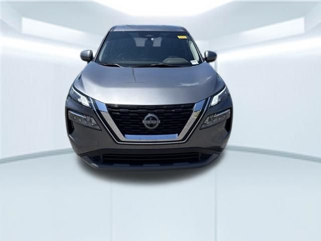Used 2023 Gray Nissan SV image 2