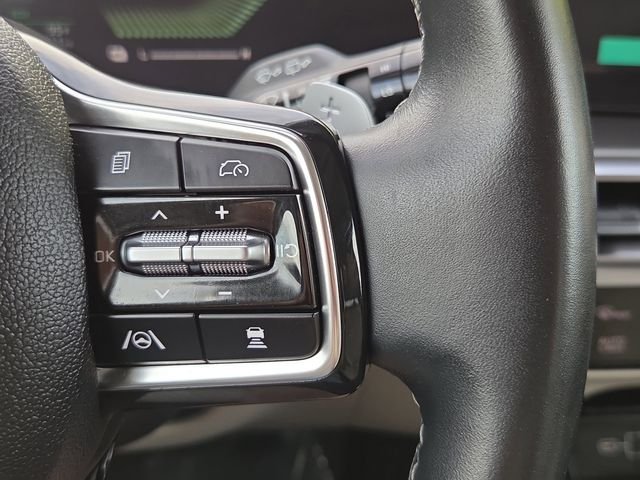 Used 2025 Gray Kia EX image 19